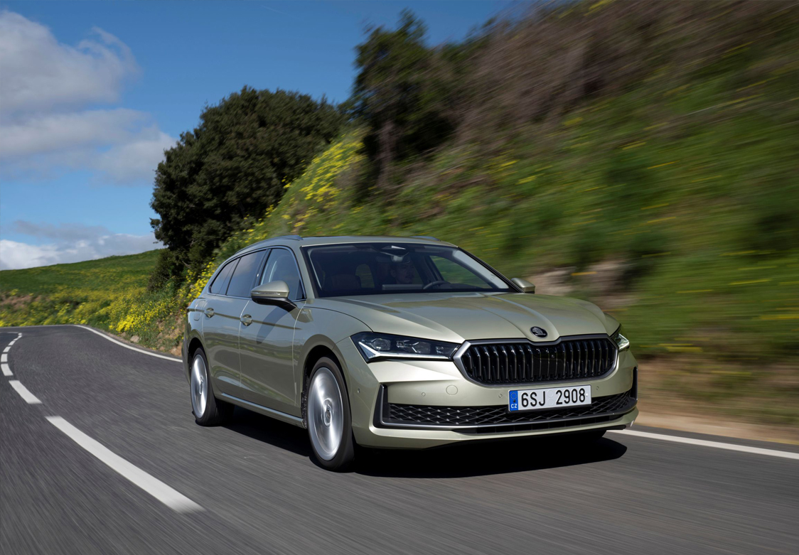 SKODA SUPERB 25 YILDIR KONFOR ve TEKNOLOJİNİN SİMGESİ